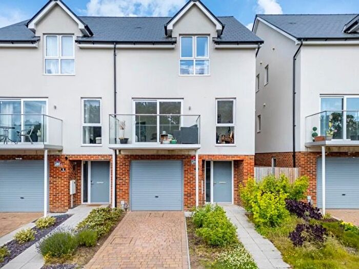 4 Bedroom Semi-Detached House To Rent In Grove Place, Royal Tunbridge Wells, TN2