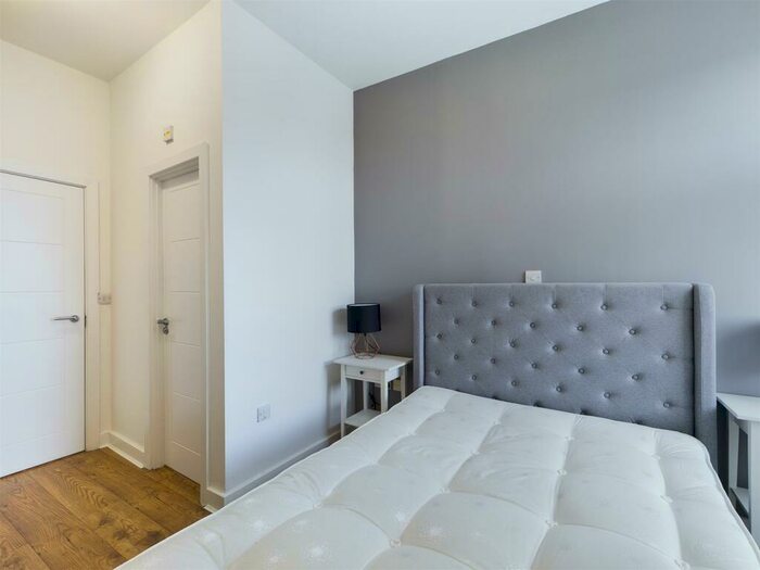 2 Bedroom Apartment To Rent In City Apartments, City Centre, NE1