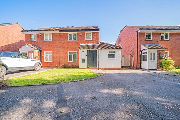 3 Bedroom Semi-Detached House For Sale In Damson Lane, Solihull, B92