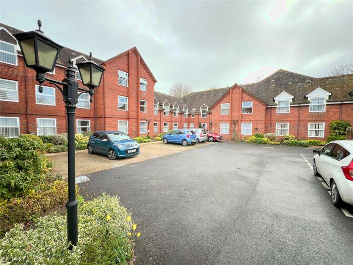 1 Bedroom Apartment For Sale In East Street, Blandford Forum, Dorset, DT11