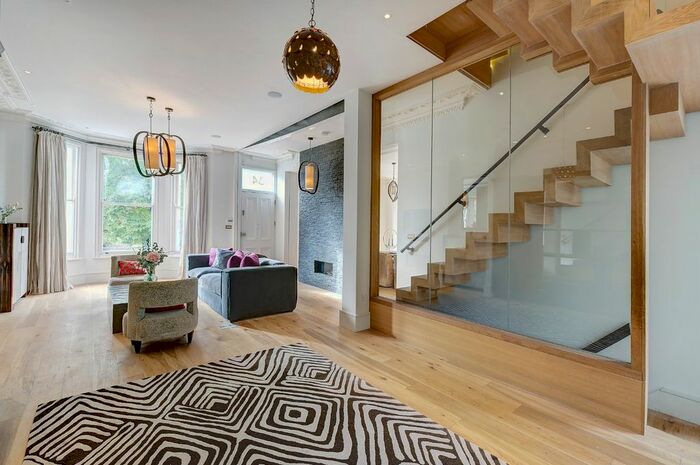 6 Bedroom Terraced House To Rent In St. James's Gardens, London, W11