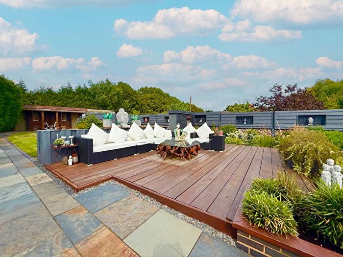 4 Bedroom Barn Conversion For Sale In Miletree Road, Heath And Reach, LU7