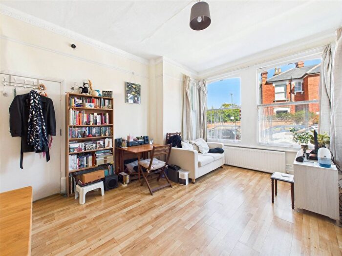 1 Bedroom Flat To Rent In Denton Road, East Twickenham, TW1