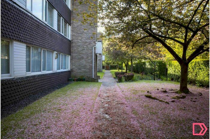 2 Bedroom Flat To Rent In Brankgate Court, Manchester, Greater Manchester, M20