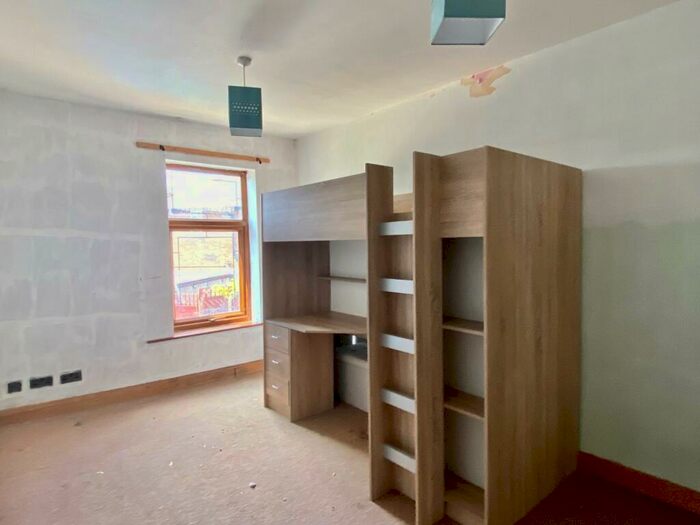 3 Bedroom Terraced House For Sale In Providence Street, Scholes, Cleckheaton, BD19