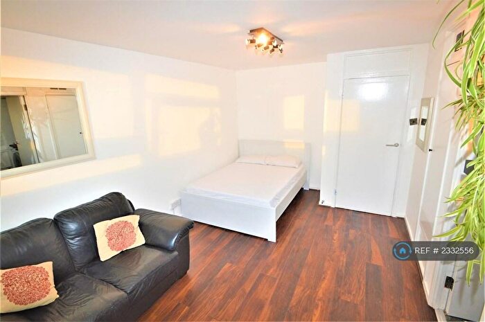 Studio To Rent In Gardner Close, London, E11