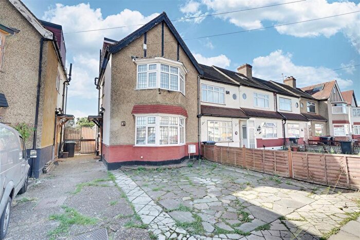 4 Bedroom End Terrace House For Sale In Roedean Avenue, Enfield, EN3