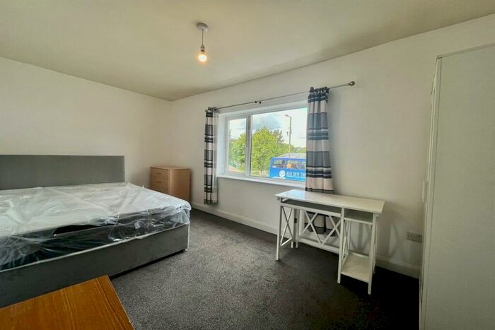 5 Bedroom Flat To Rent In Cowley, Oxford, Oxfordshire, OX4