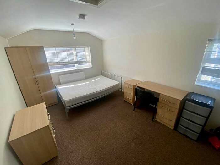 3 Bedroom Property To Rent In Richardson Street, Sandfields, City Centre, Swansea, SA1