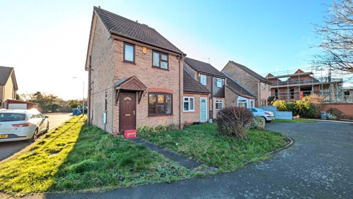 2 Bedroom End Of Terrace House To Rent In Mayflower Close, West Bridgford, NG2