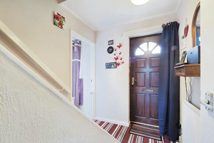 3 Bedroom Terraced House For Sale In Anne Close, Keadby, Scunthorpe, DN17