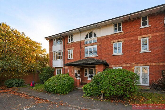 1 Bedroom Flat For Sale In Beechwood Grove, Acton, W3