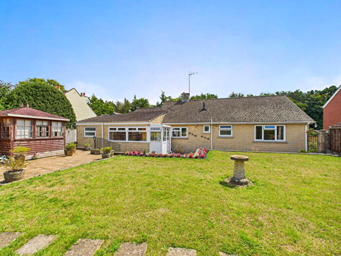 2 Bedroom Detached Bungalow For Sale In Old Road, Studley, Calne, SN11