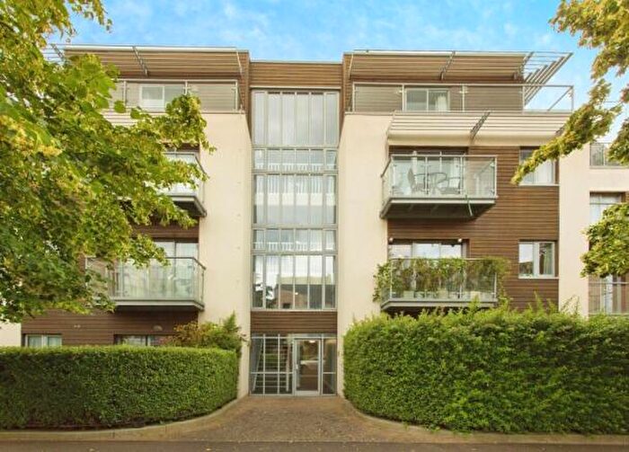 2 Bedroom Flat To Rent In Cheiftain Way, CB4