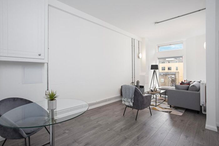 2 Bedroom Apartment To Rent In Ability Plaza, Dalston London, E8