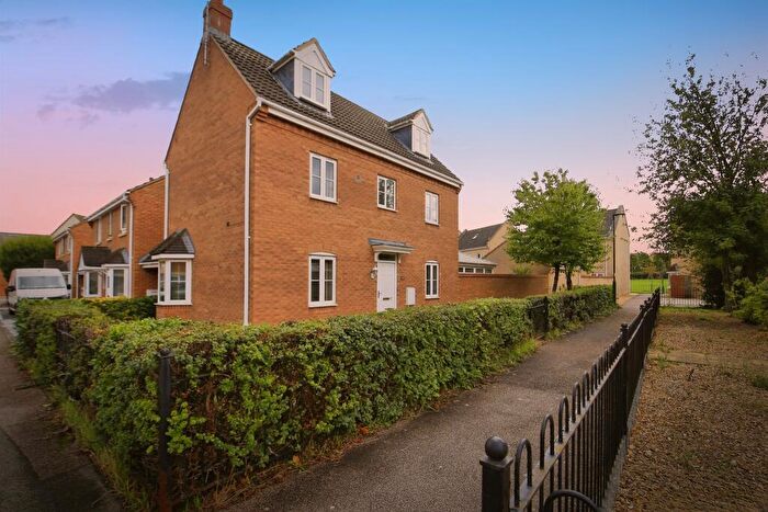 4 Bedroom Detached House For Sale In Crystal Drive, Peterborough, PE2