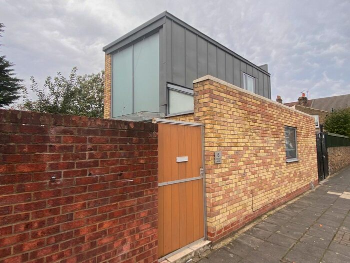 1 Bedroom Flat To Rent In George Street, Southall, UB2