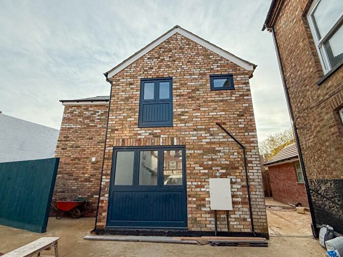 2 Bedroom Flat To Rent In Tavistock Street, Bedford, Bedfordshire, MK40