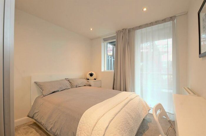 2 Bedroom Apartment To Rent In Apt Gordon Road, Sharrow Vale, Sheffield, S11