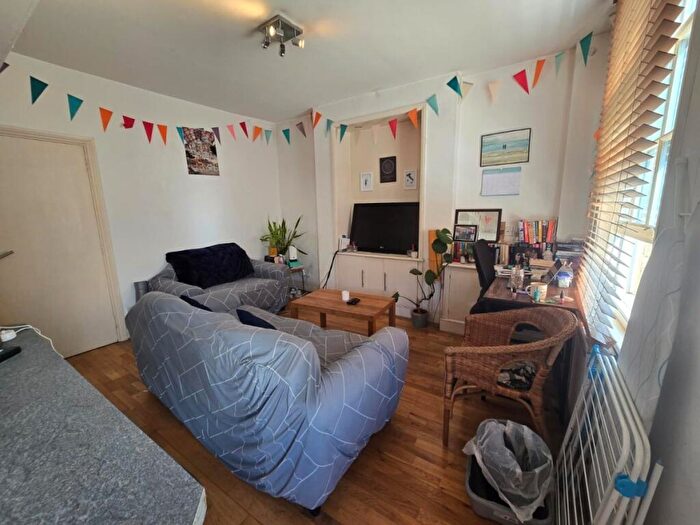 1 Bedroom Flat To Rent In Caledonian Road, London, N1