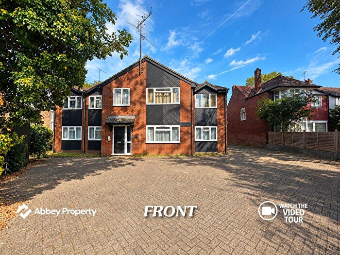 2 Bedroom Flat For Sale In Dunstable Road, Luton, LU4