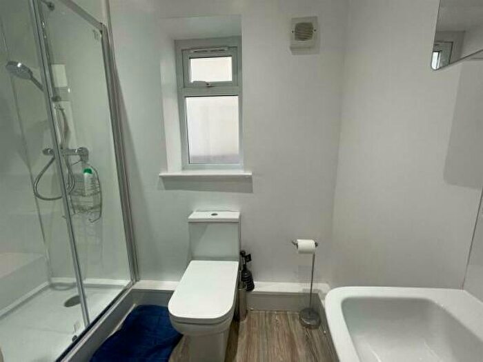 6 Bedroom Private Hall To Rent In Cedar Drive, Durham, DH1