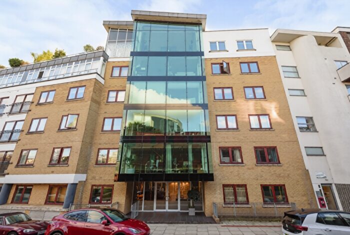 2 Bedroom Flat To Rent In Angelis Apartments, Graham Street, N1