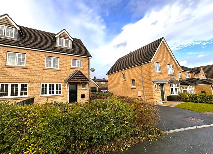 3 Bedroom Semi Detached House For Sale In Garside Drive, Halifax, HX2