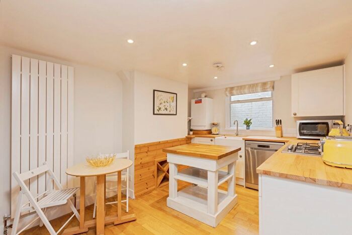 2 Bedroom End Of Terrace House For Sale In Crescent Road, Tunbridge Wells, Kent, TN1