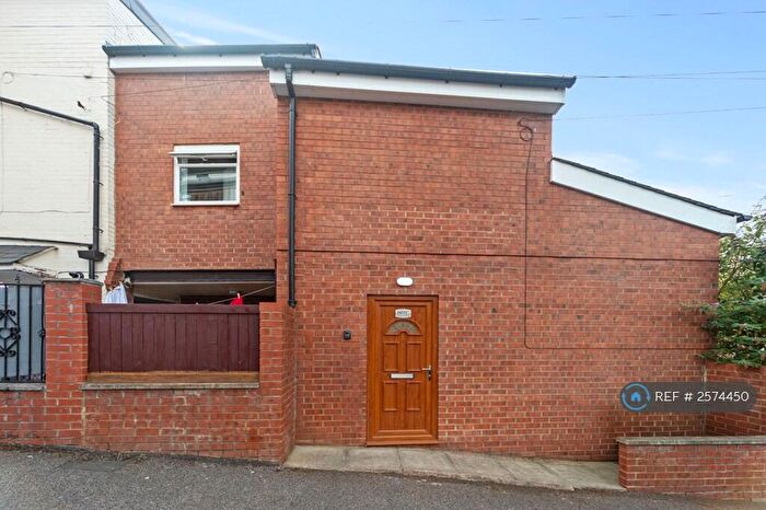 2 Bedroom Semi-Detached House To Rent In Meanwood Road, Leeds, LS6