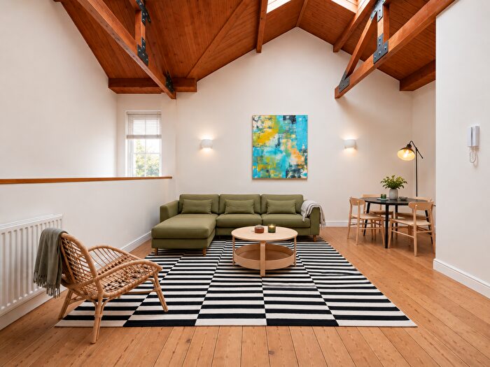 2 Bedroom Town House For Sale In Eddison Court, Sussex Way, London, Greater London, N19
