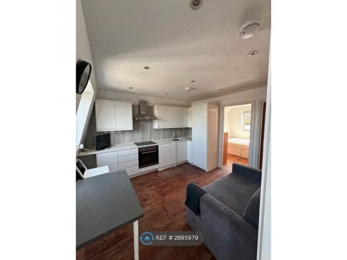 2 Bedroom Flat To Rent In Harrow Road, London, W9