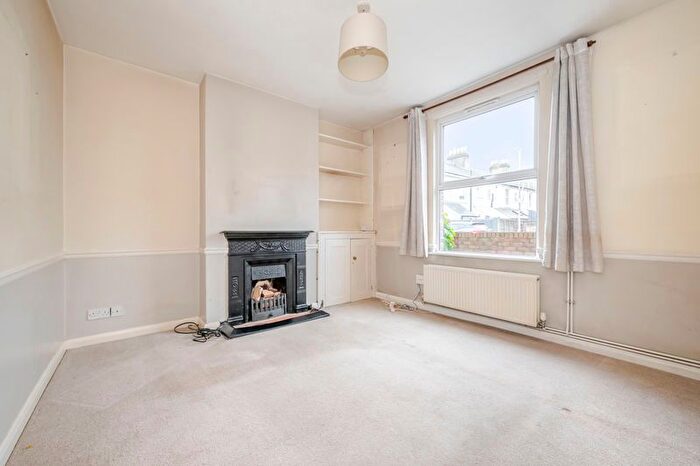 2 Bedroom Semi-Detached House For Sale In St. Peters Street, Tunbridge Wells, TN2 - Photo 2