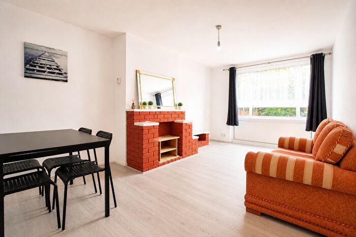 3 Bedroom Maisonette For Sale In Dudley House, Robsart Street, Brixton, London, SW9