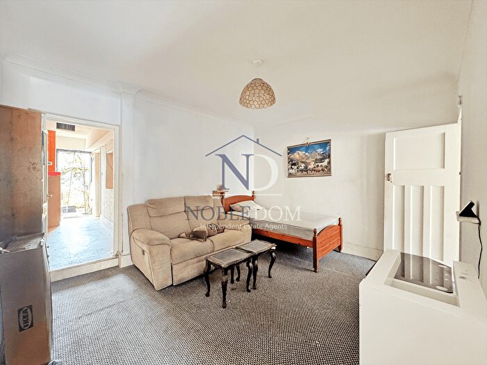2 Bedroom Terraced House For Sale In Bristow Road, Hounslow, TW3