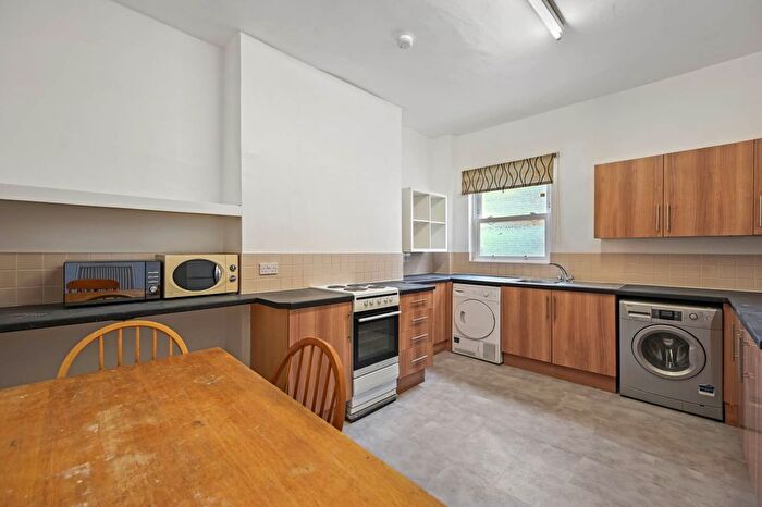 5 Bedroom Terraced House For Sale In Uxbridge Road, Shepherds Bush, London, W12