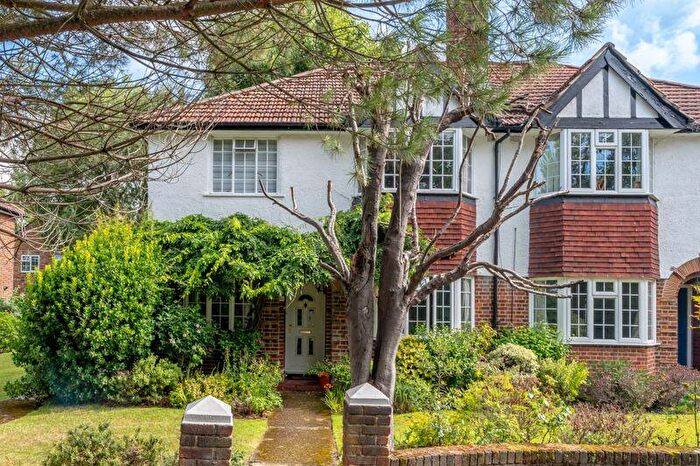 2 Bedroom Maisonette For Sale In Ditton Lawn, Portsmouth Road, Thames Ditton, KT7