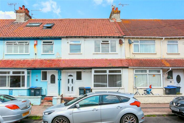 3 Bedroom Terraced House To Rent In Gordon Road, Fishersgate, East Sussex, BN41