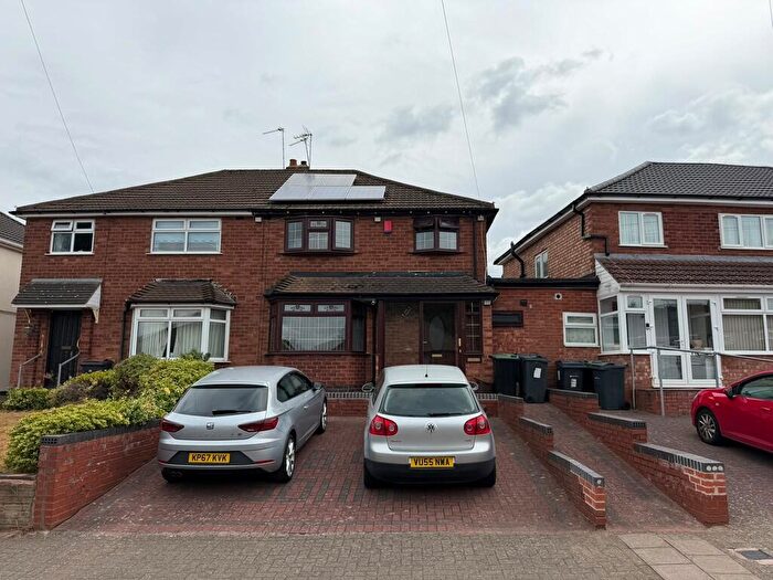 3 Bedroom Semi Detached House To Rent In Parkside Road, Handsworth Wood, B20