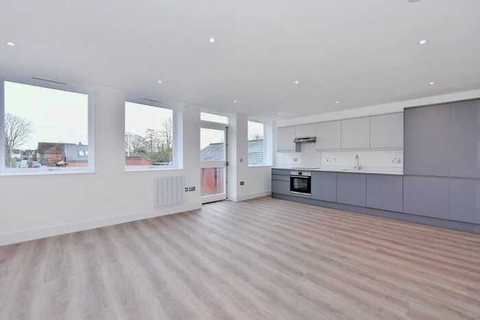 2 Bedroom Flat To Rent In High Street, Marlow, Buckinghamshire, SL7