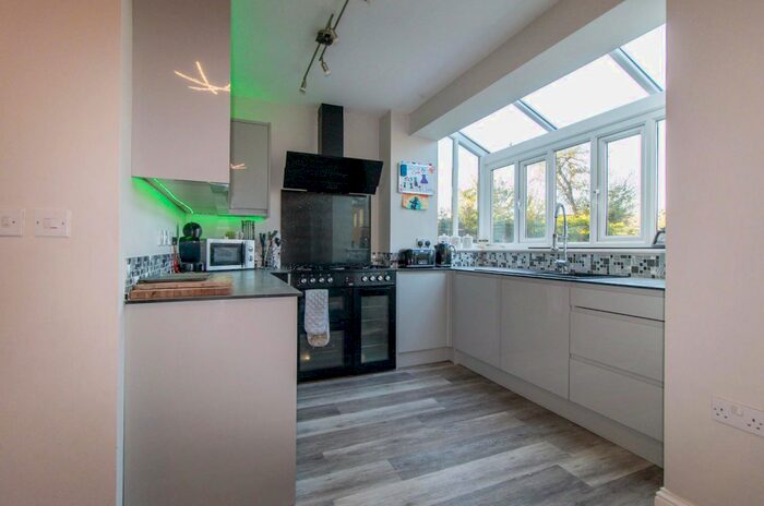 4 Bedroom Town House For Sale In Penwald Court, Peakirk, Peterborough, PE6