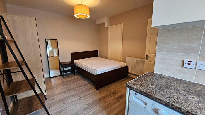 Studio To Rent In Mora Road, Cricklewood, NW2