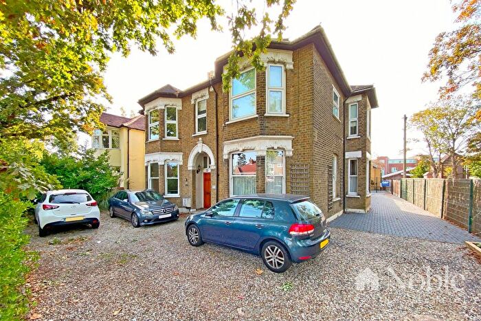 2 Bedroom Maisonette For Sale In Brentwood Road, Romford, RM1