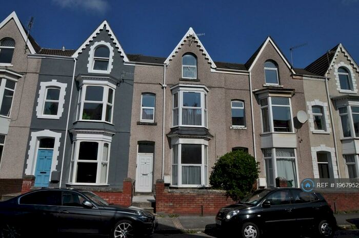 6 Bedroom Terraced House To Rent In Gwydr Crescent, Swansea, SA2