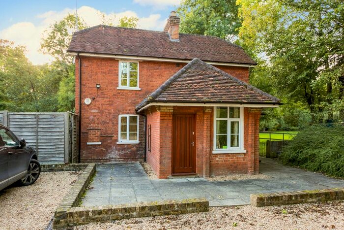 3 Bedroom Flat To Rent In Lavrock Lane, Croxley Green, Rickmansworth WD3