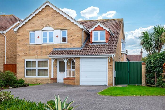 5 Bedroom Detached House For Sale In Osborne Heights, East Cowes, Isle Of Wight, PO32