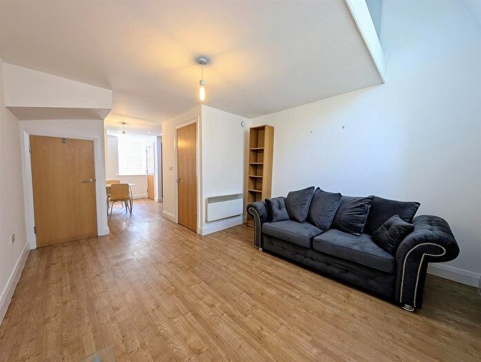 2 Bedroom Flat To Rent In Westminster Chambers, Crosshall Street, L1