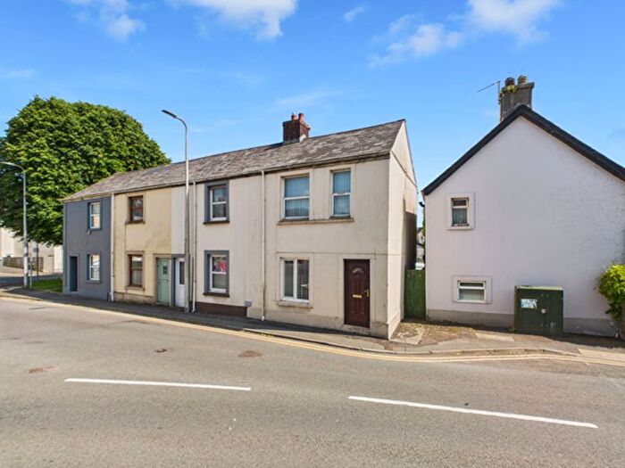 2 Bedroom End Of Terrace House To Rent In Little Water Street, Carmarthen, SA31