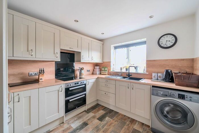 2 Bedroom Detached Bungalow For Sale In St. Giles Close, Thirsk, YO7