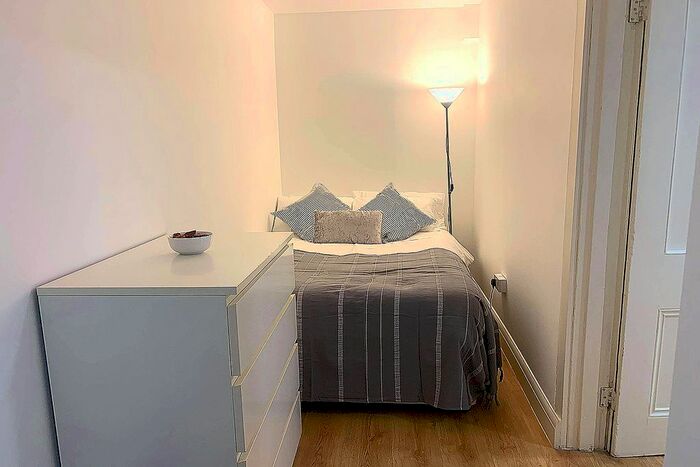 Studio To Rent In Cheniston Gardens, High Street Kensington, London, W8